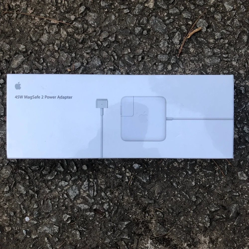 Apple White Computer Cable Adapter